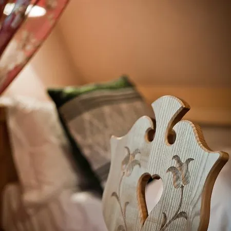 Bambi Boutique 3*